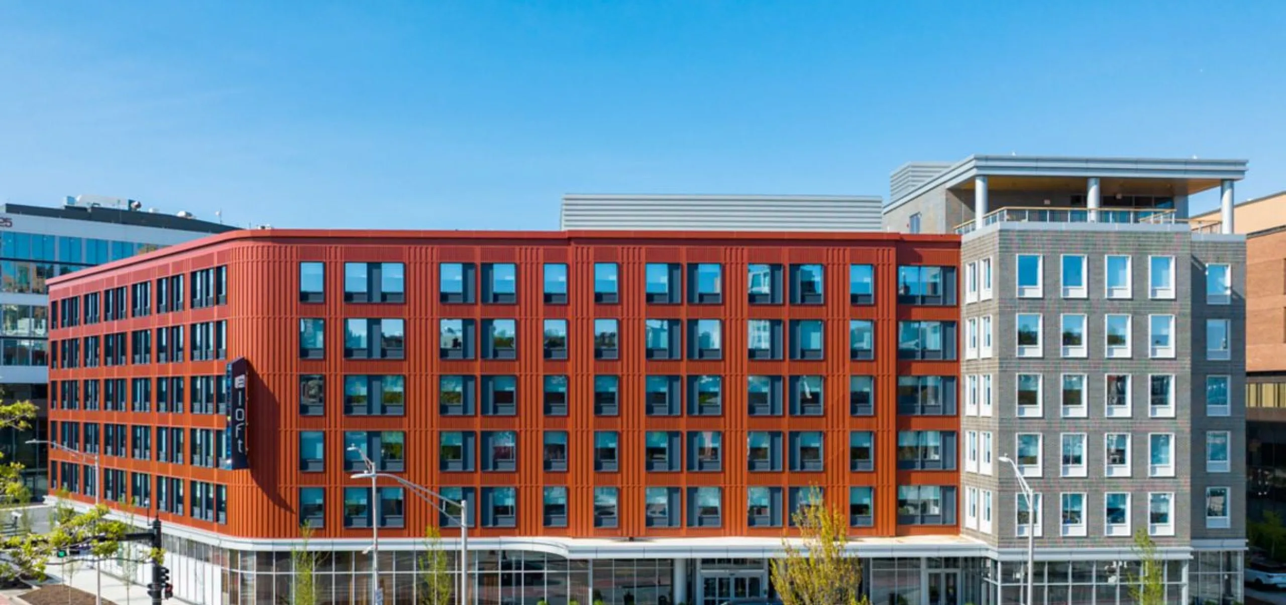 Exterior view of the Aloft Providence Downtown in the daytime