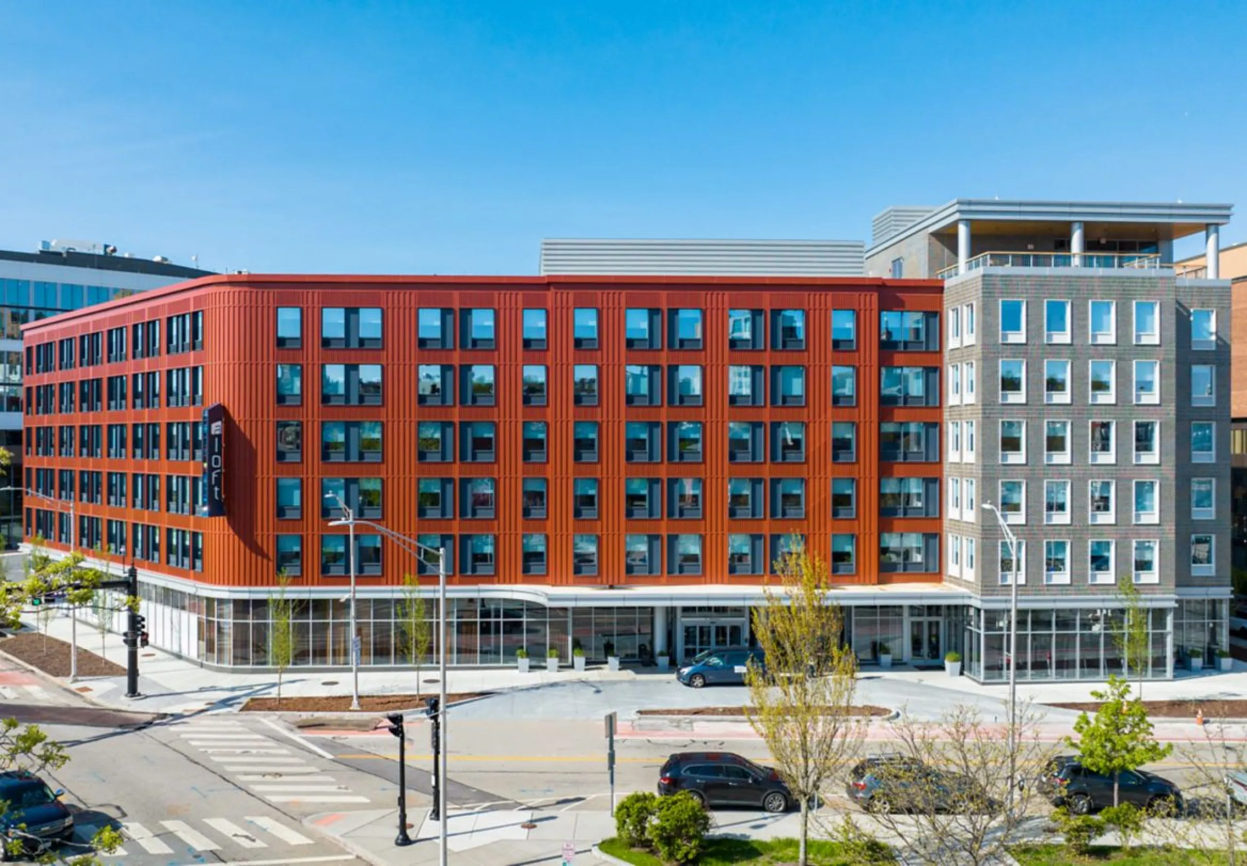 Exterior view of the Aloft Providence Downtown in the daytime