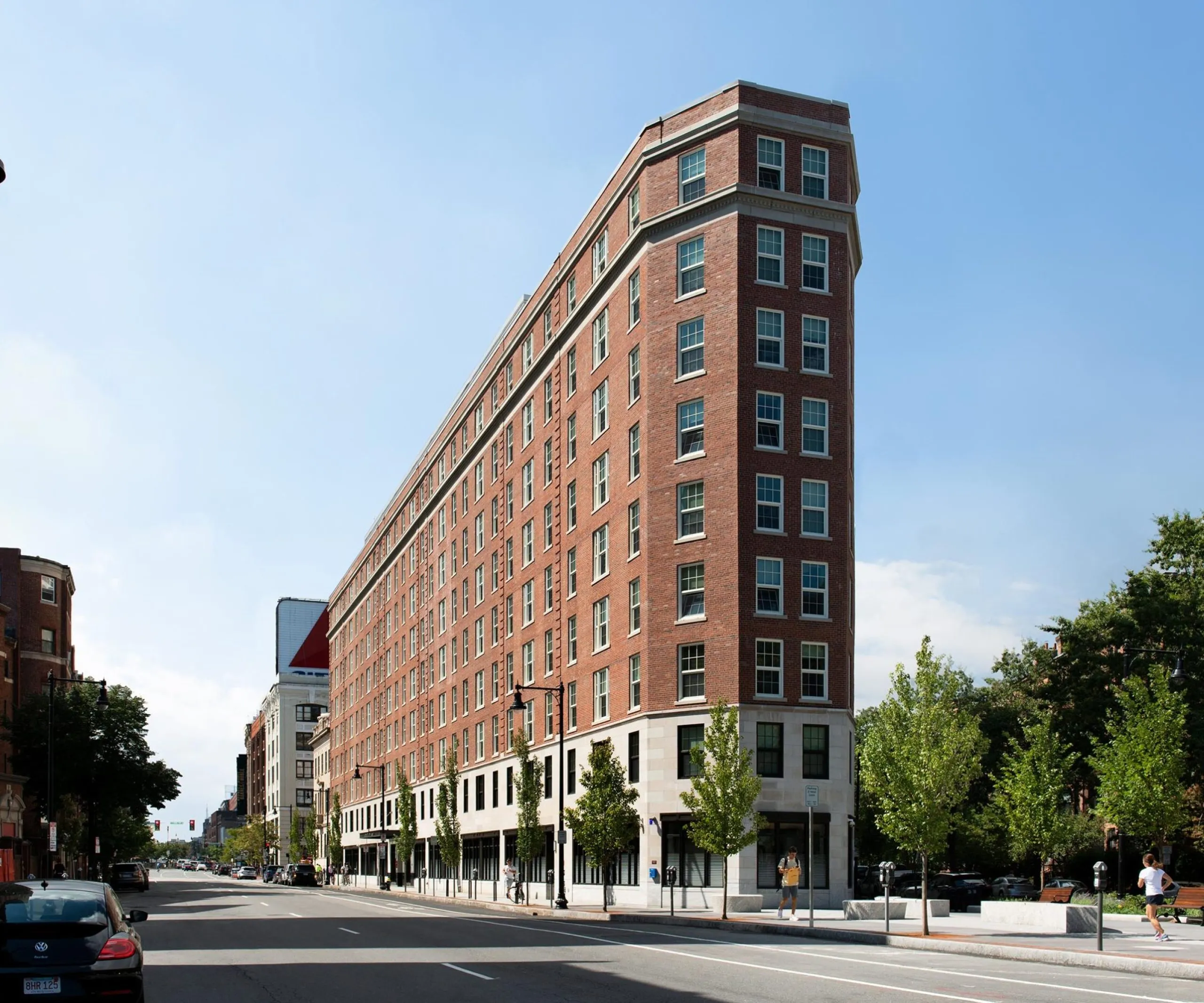 Street view of multistory Boston University 610 Beacon Street Dorms