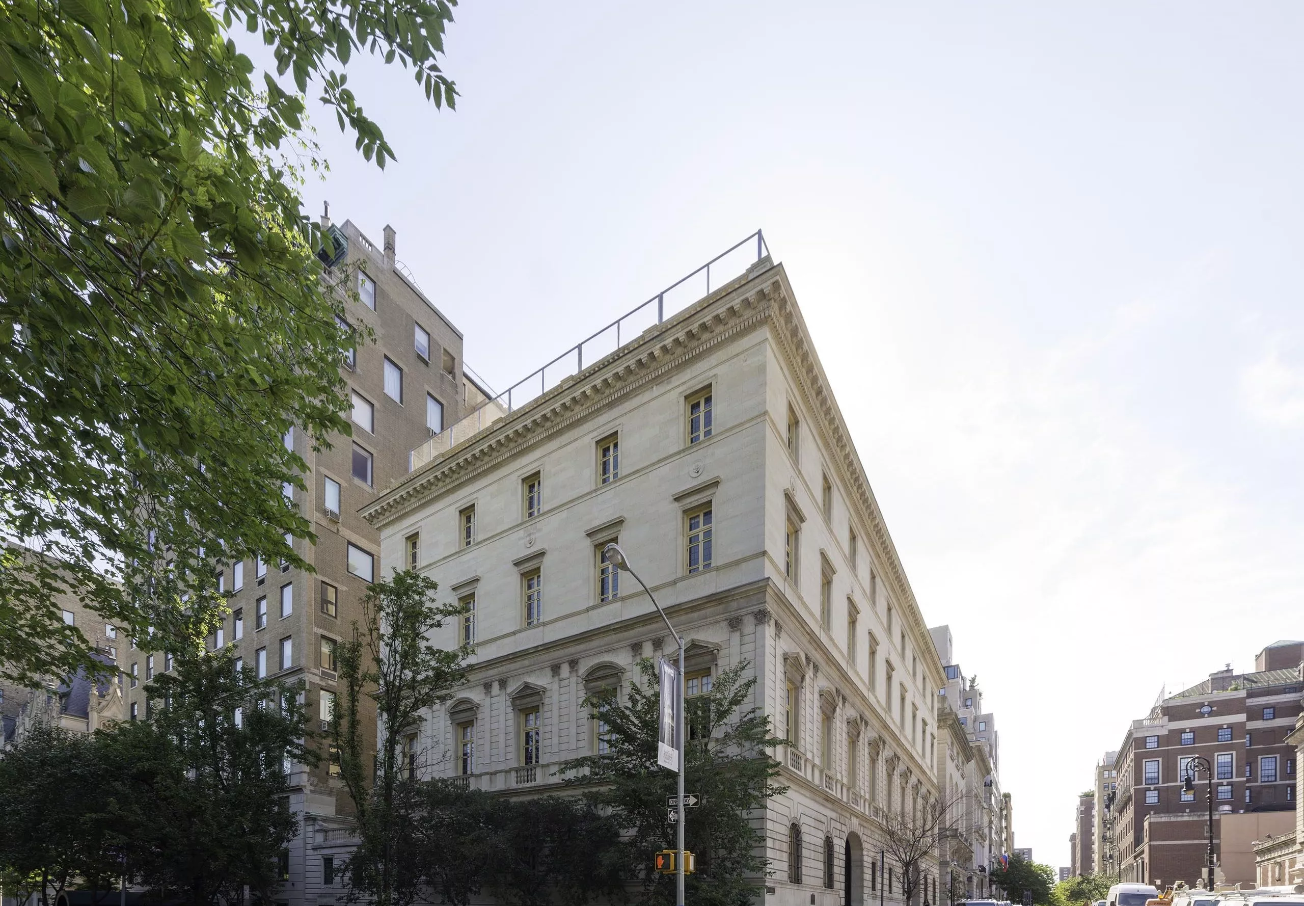 Street view of Convent of the Sacred Heart