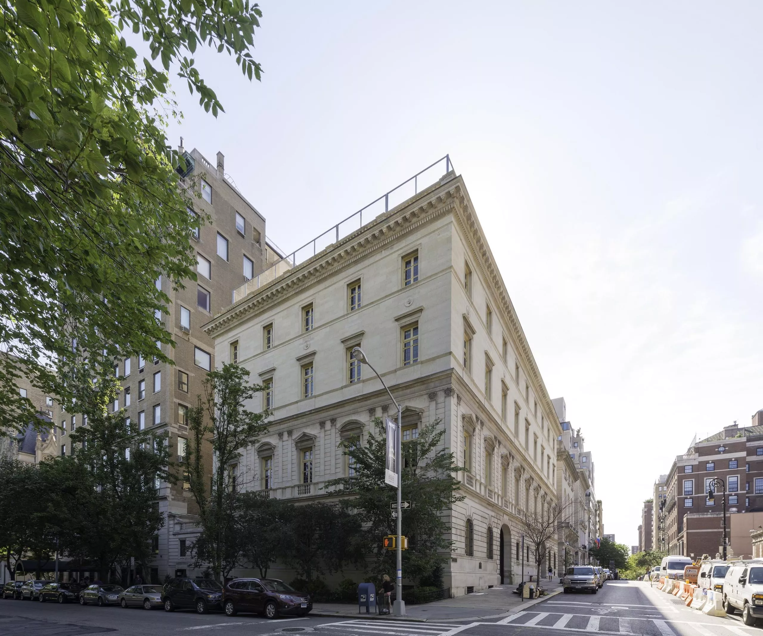 Street view of Convent of the Sacred Heart