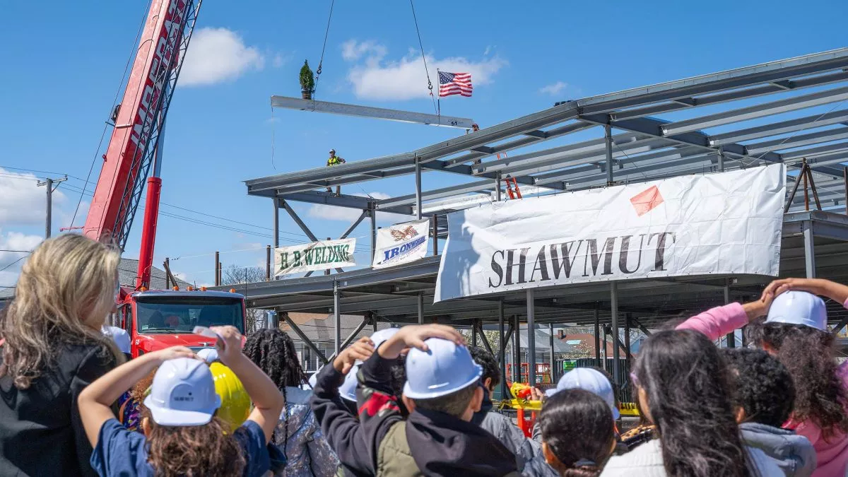 Shawmut topping off ceremony