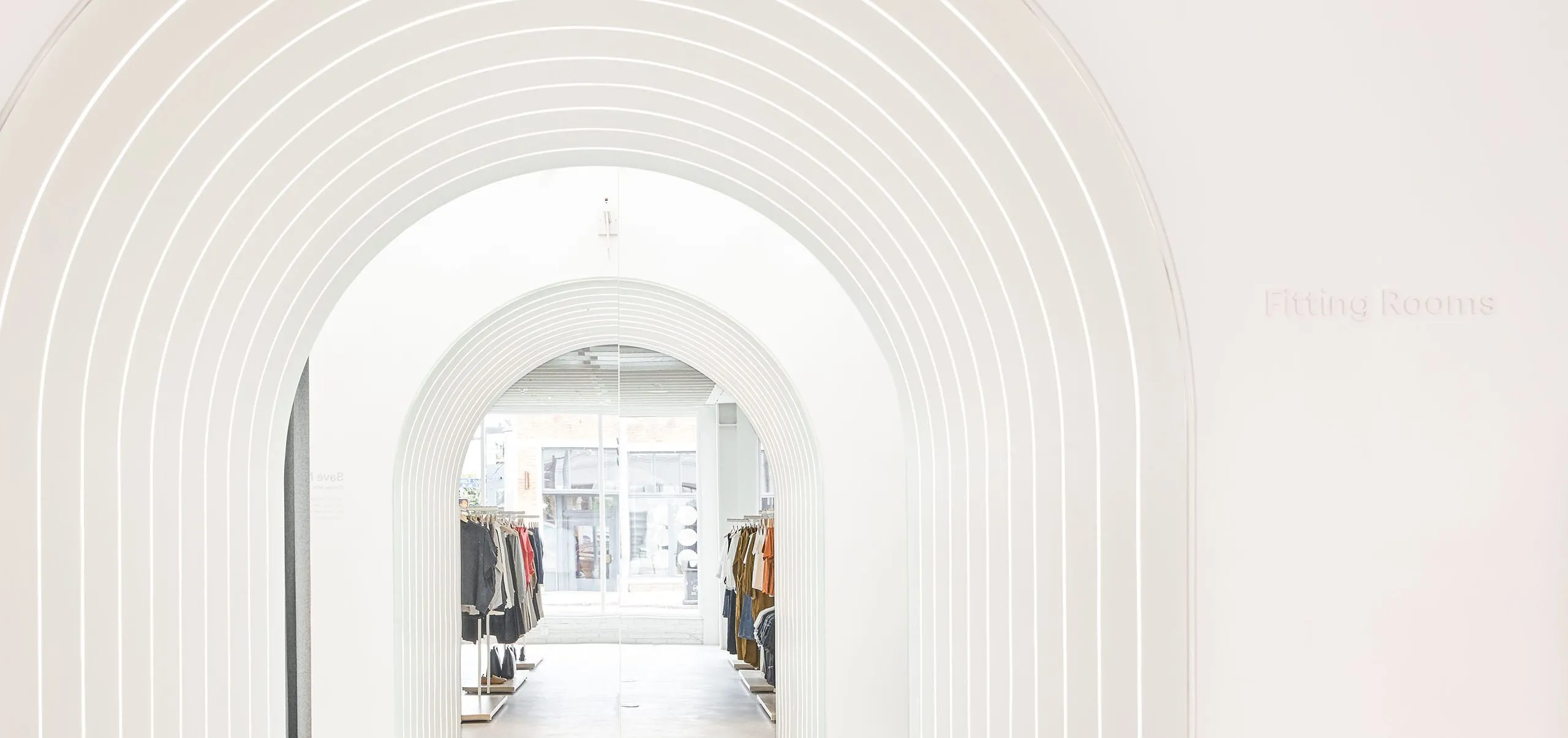 Arched entryway to Everlane