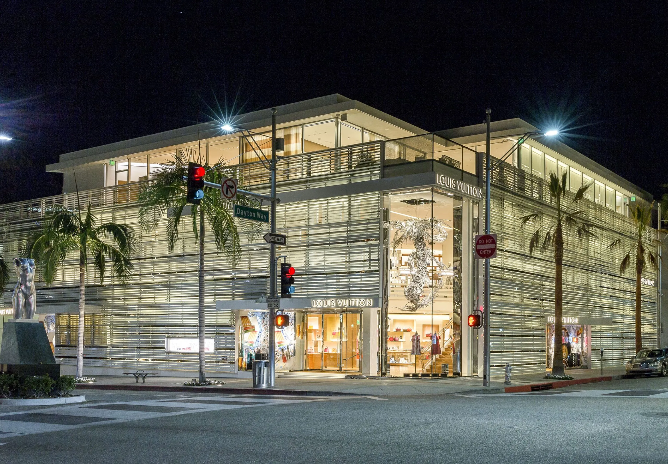 exterior view Louis Vuitton retail store