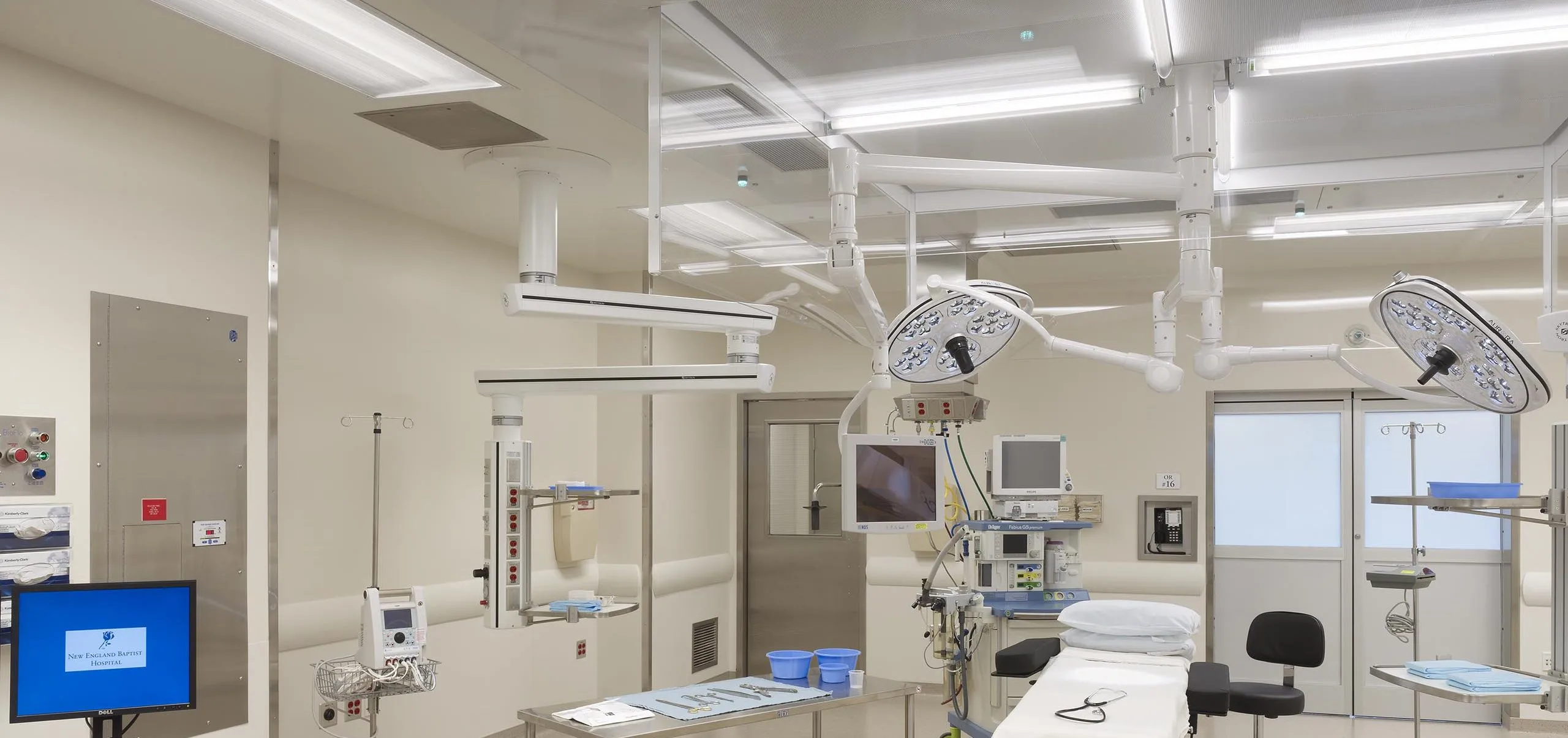 Interior view of the New England Baptist Hospital operating room