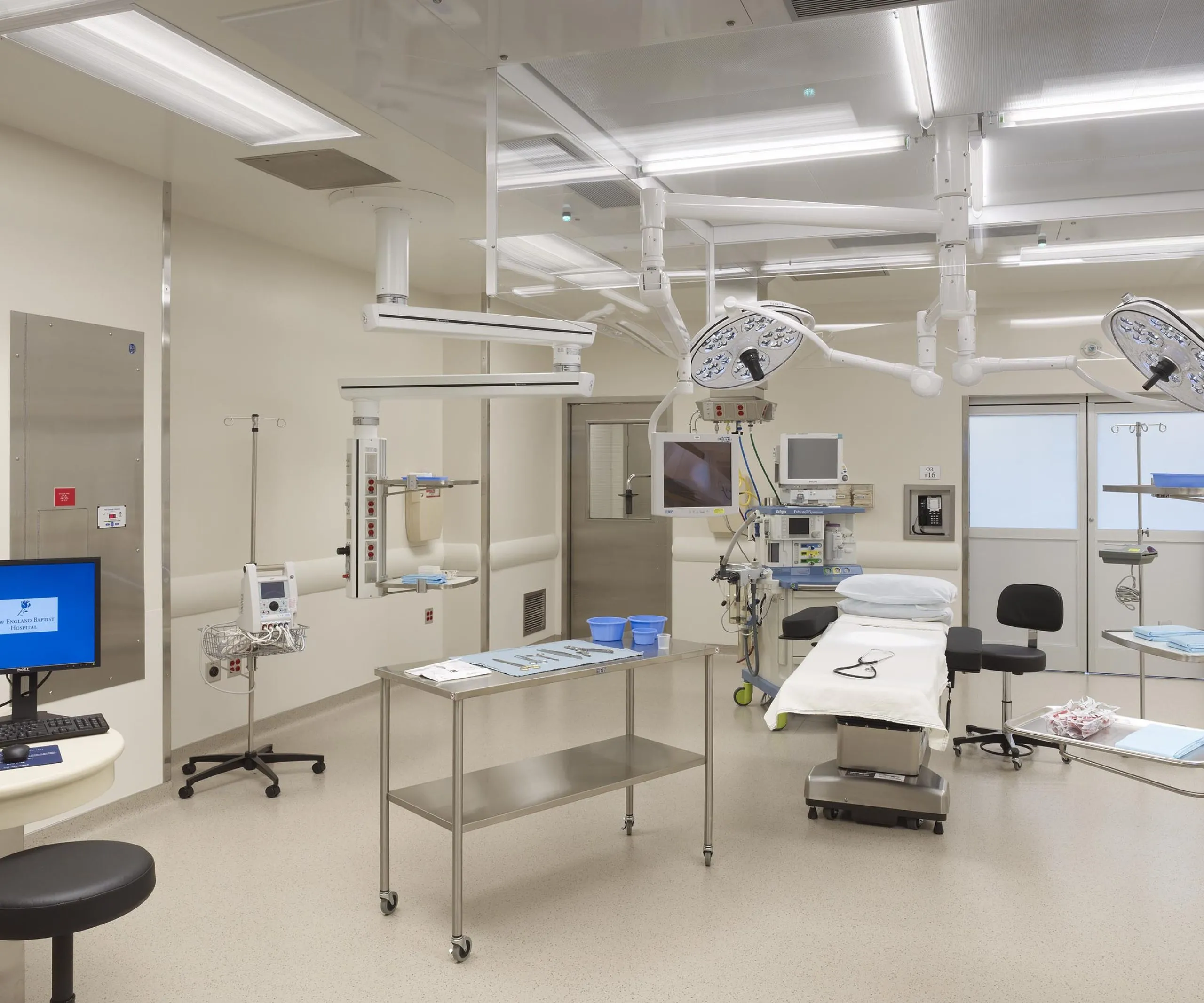 Interior view of the New England Baptist Hospital operating room