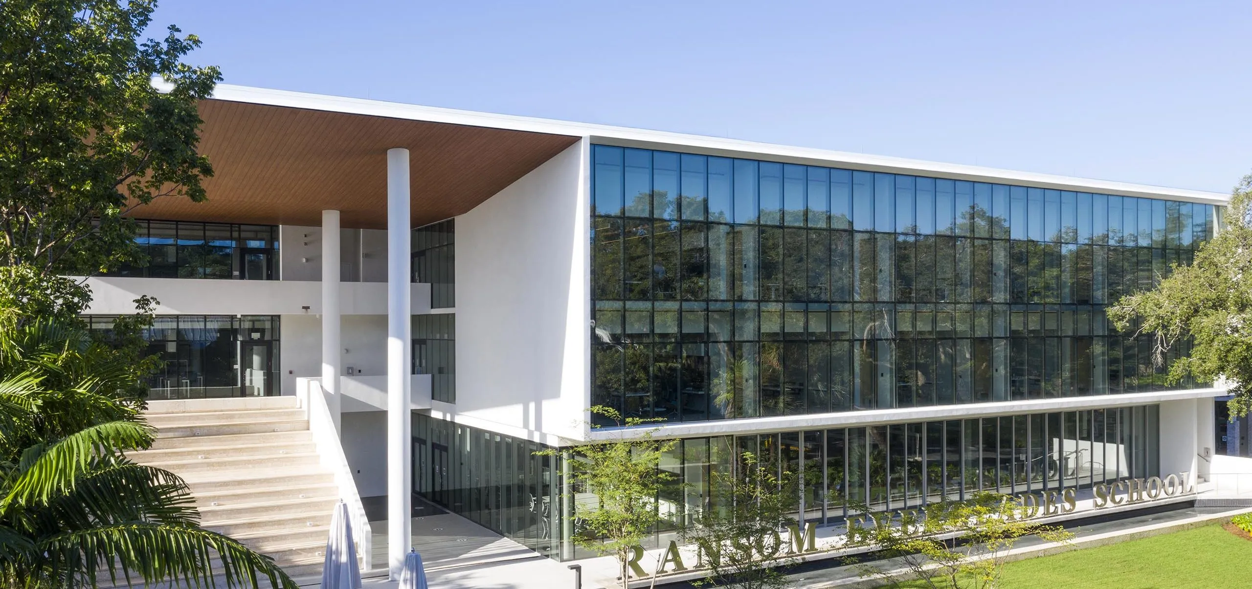 Street view of Ransom Everglades School