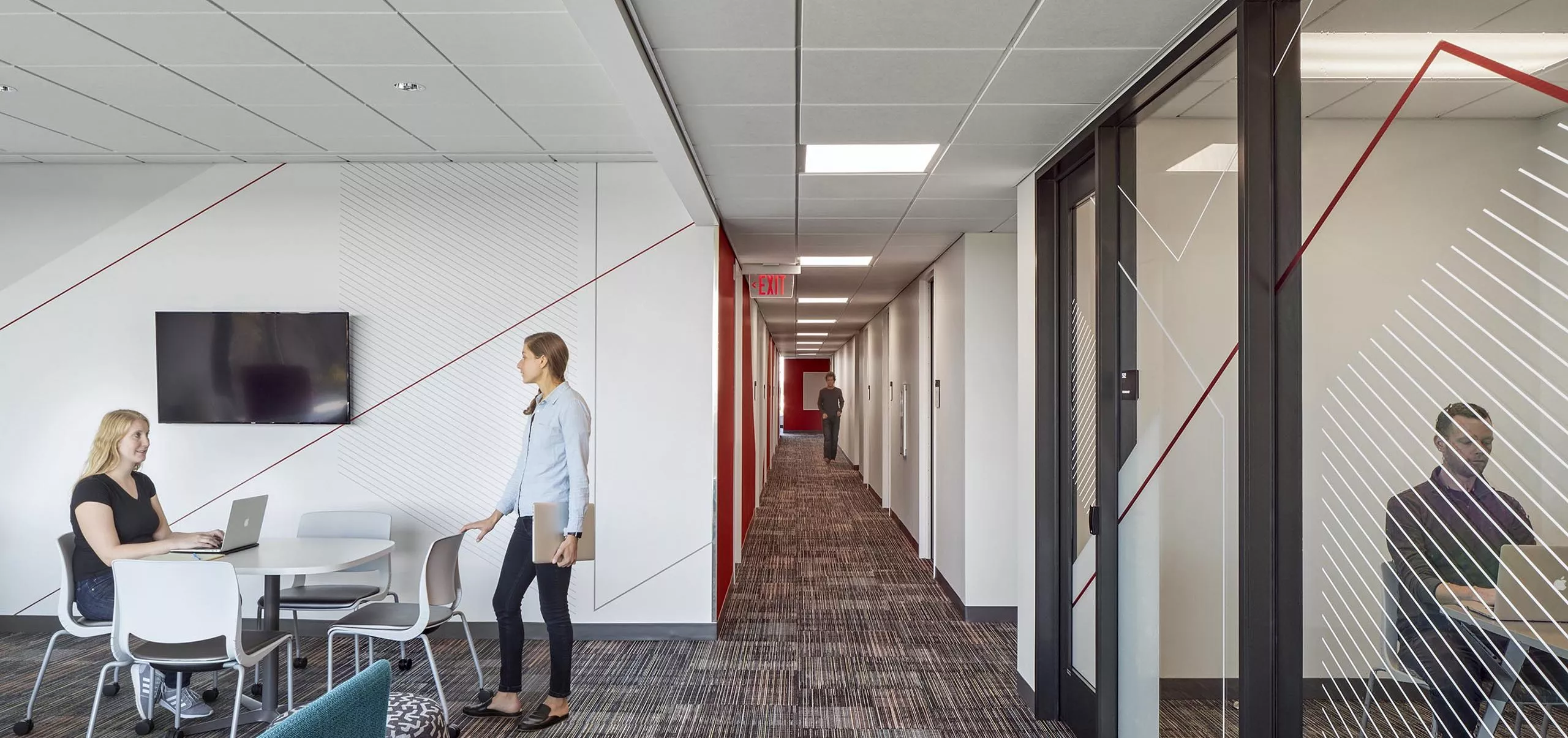 Communal work space and meeting room in Innovation Studio & Messenger Residence Hall