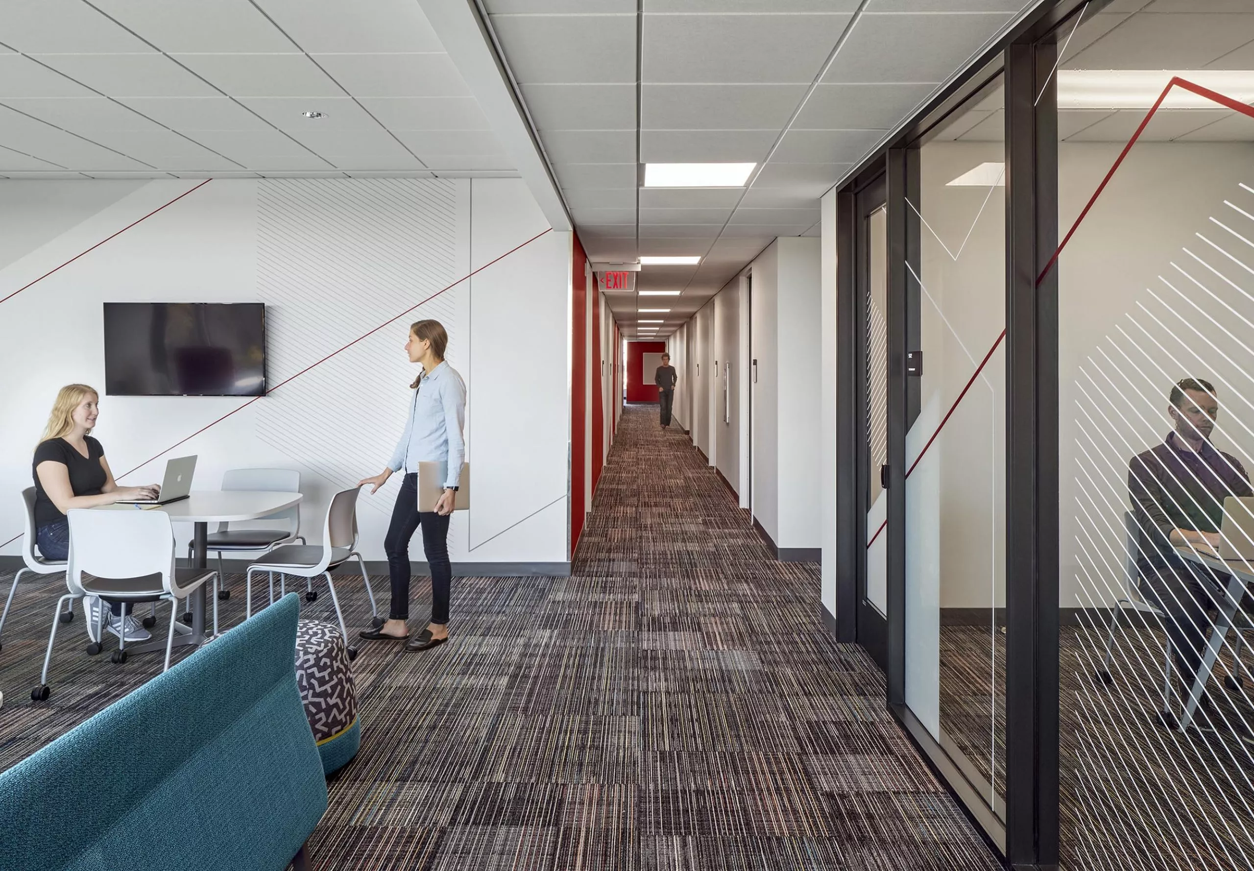 Communal work space and meeting room in Innovation Studio & Messenger Residence Hall